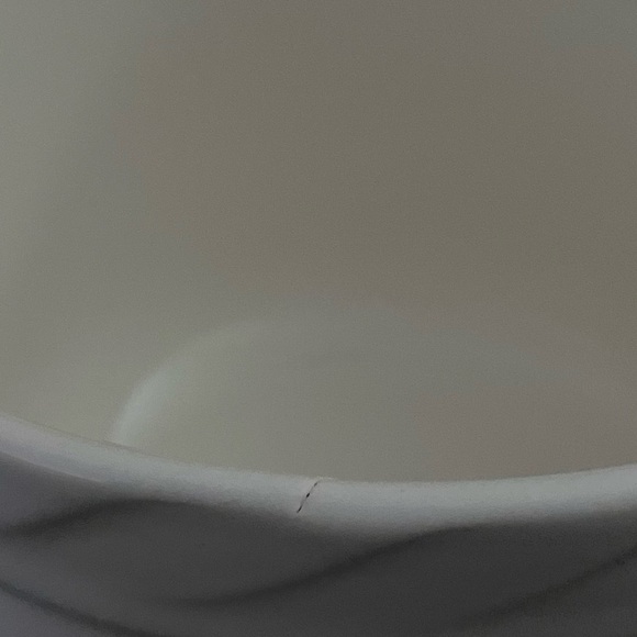 Poinsettia Pattern Ceramic Flower Pot - Picture 8 of 10